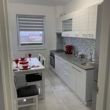 Apartament 2 Camere Prima Nufaru Oradea Extérieur photo